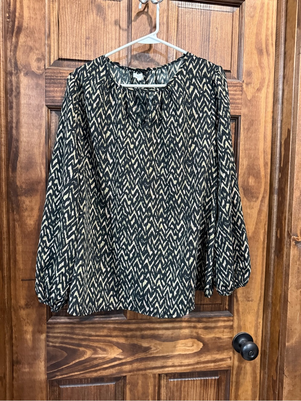 Maurices Black & Cream Patterned Peasant Blouse
